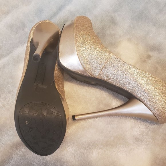 Gold Platform Heels Still New - Picture 3 of 3